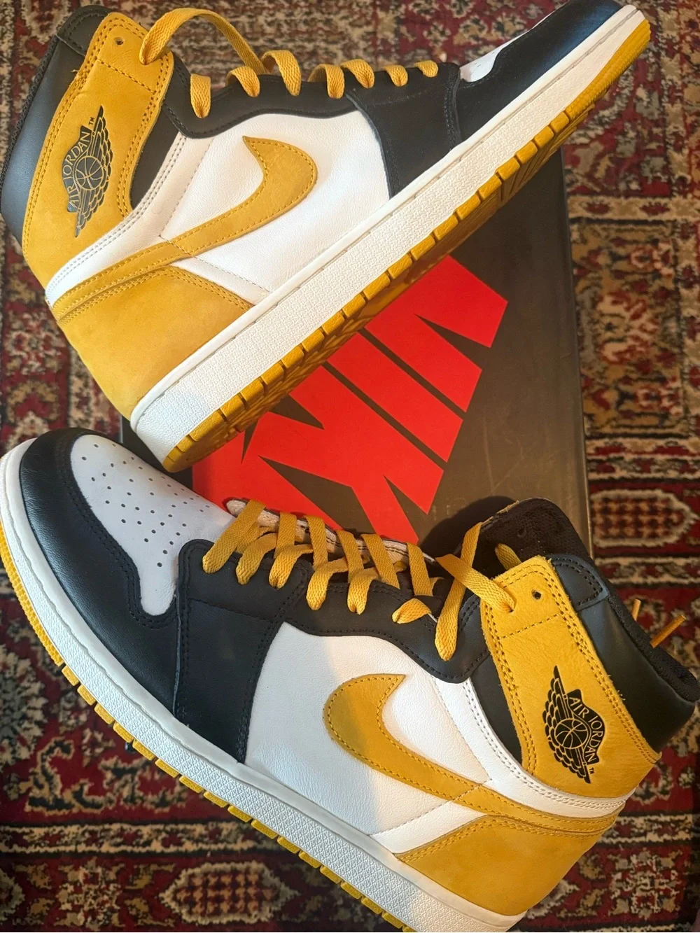Jordan 1 Retro High Yellow Ochre - Sneakers in Black, White & Yellow